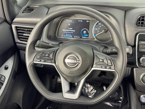 Used 2023 Nissan Leaf S image 18