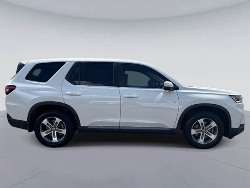 Certified 2024 Honda Pilot EX-L image 2