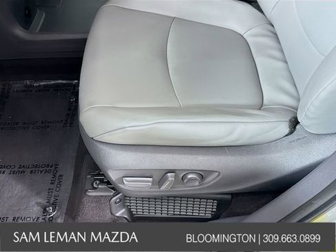 Used 2021 Toyota Sienna XLE w/ XLE Plus Package image 19