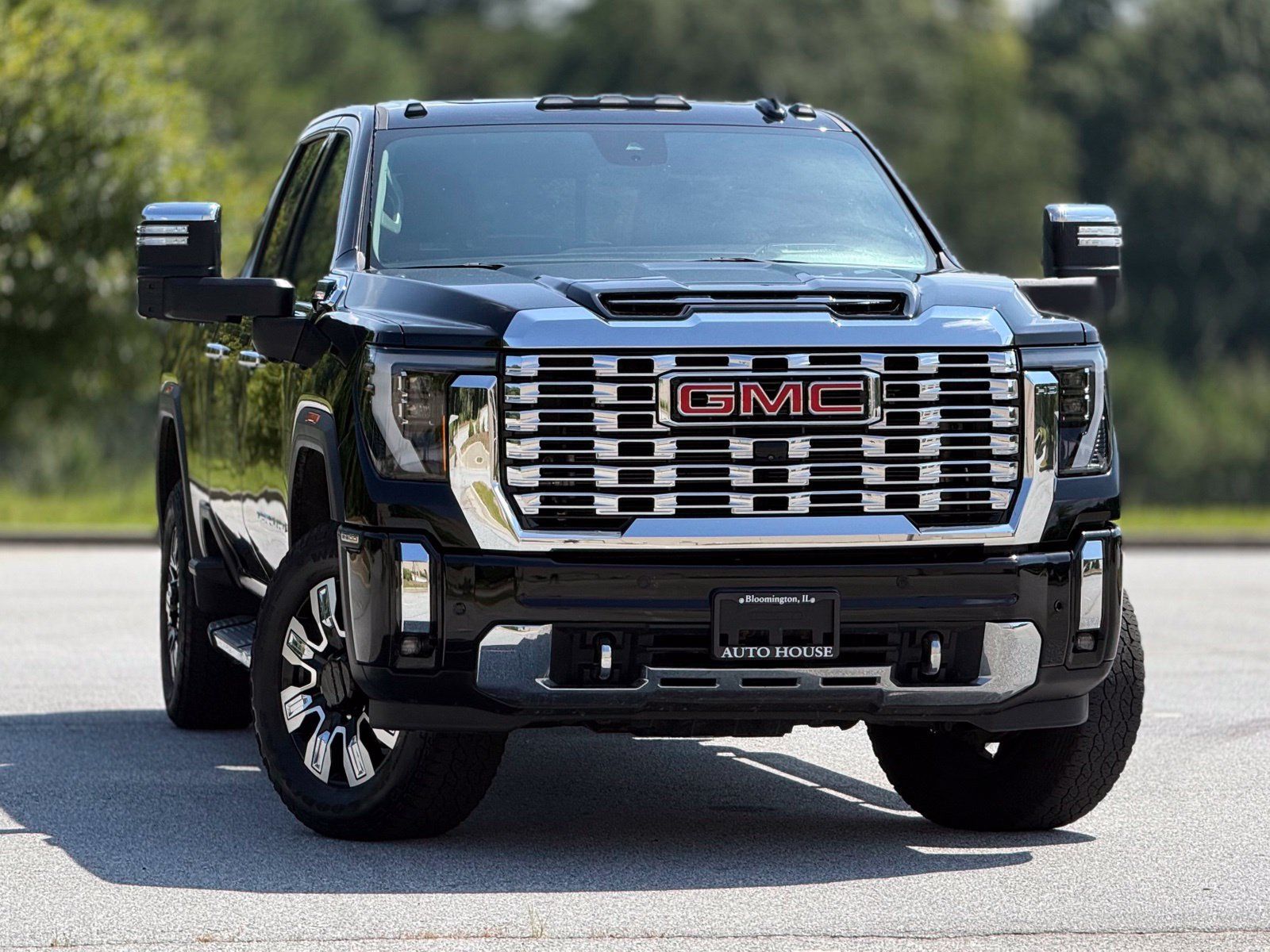 Used 2025 GMC Sierra 2500 Denali w/ Denali Reserve Package AWD/4WD image 4