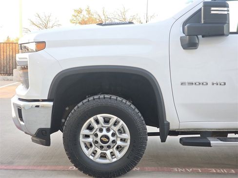 Used 2025 Chevrolet Silverado 2500 LT w/ Convenience Package image 5