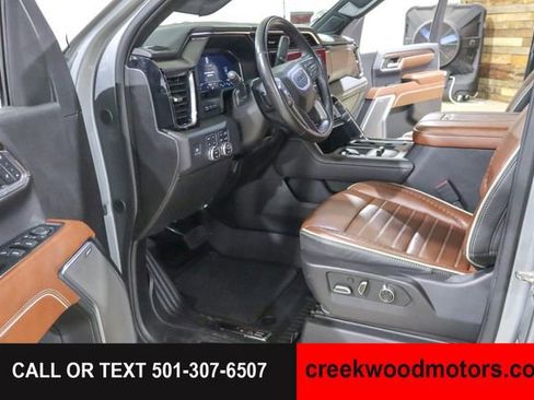 Used 2024 GMC Sierra 3500 Denali Ultimate AWD/4WD image 11