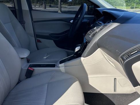Used 2016 Ford Focus SE image 11