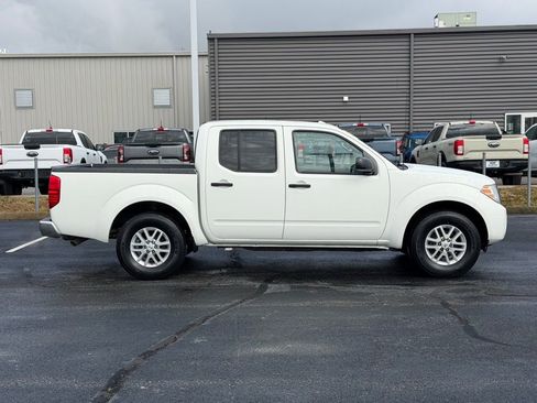 Used 2016 Nissan Frontier SV w/ SV Value Truck Package image 4