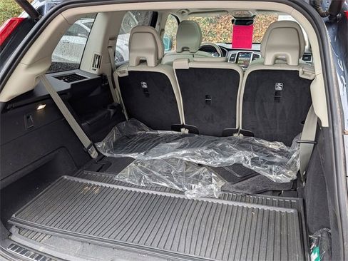 Certified 2025 Volvo XC90 B6 Plus w/ Protection Package Premier image 30