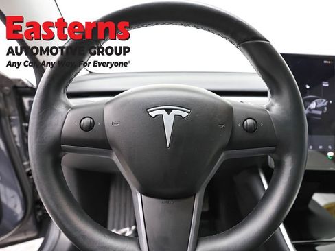 Used 2018 Tesla Model 3 Long Range image 10