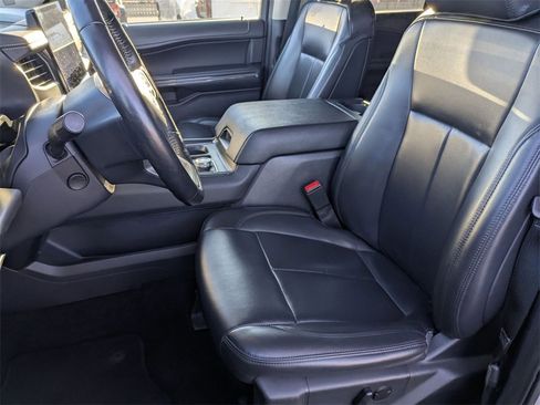 Used 2023 Ford Expedition Max XLT image 18