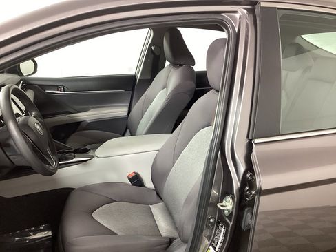 Used 2020 Toyota Camry LE image 14