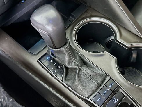 Used 2023 Toyota Camry XSE FWD image 31