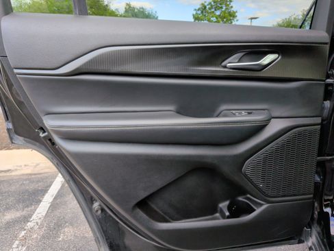 Used 2023 Jeep Grand Cherokee L Laredo image 36