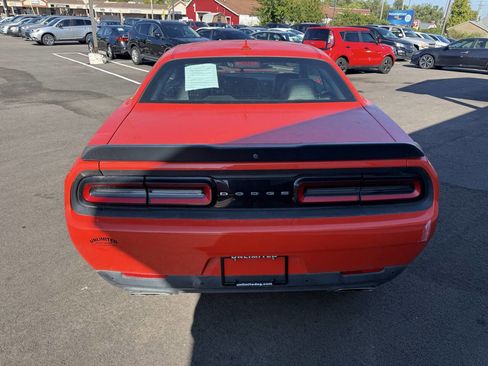 Used 2017 Dodge Challenger R/T Scat Pack w/ Leather Interior Group image 9