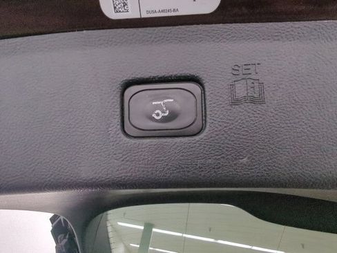 Used 2019 Ford Edge SEL w/ Equipment Group 201A FWD image 25