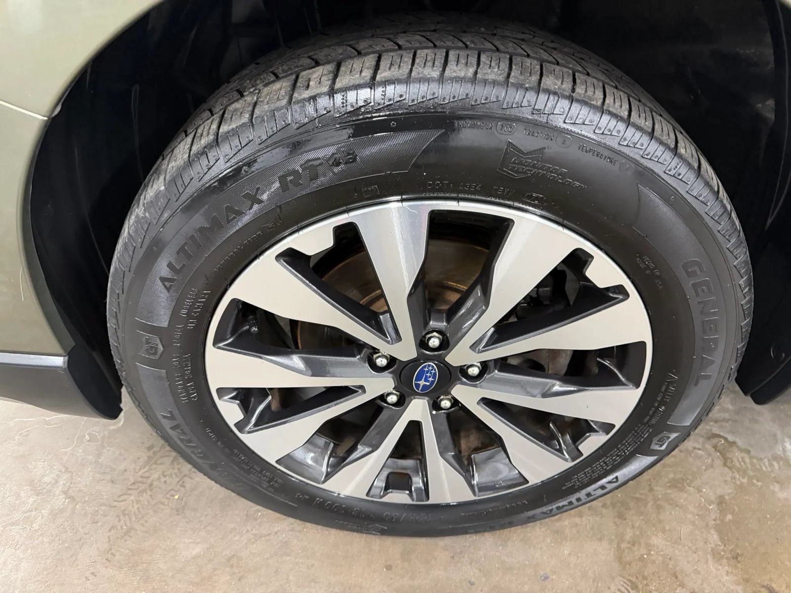 Used 2017 Subaru Outback 2.5i Limited AWD/4WD image 31