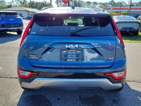 Certified 2023 Kia Niro EX Touring FWD image 5