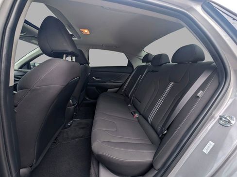 Used 2024 Hyundai Elantra SEL w/ Convenience Package image 20