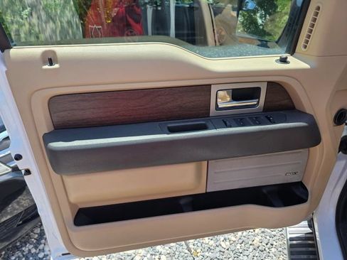 Used 2014 Ford F150 Lariat w/ Equipment Group 502A Luxury RWD image 11