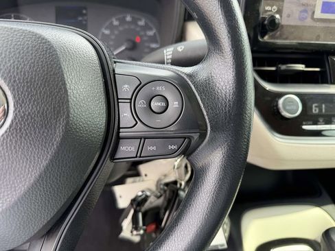 Used 2025 Toyota Corolla LE image 18