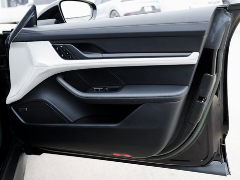 Certified 2023 Porsche Taycan image 28