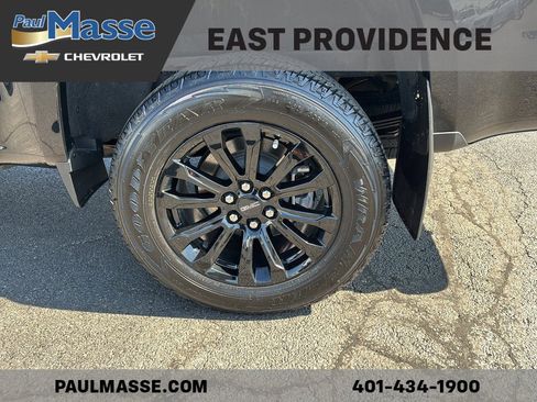 Used 2022 GMC Canyon Elevation w/ Elevation Premium Package AWD/4WD image 9