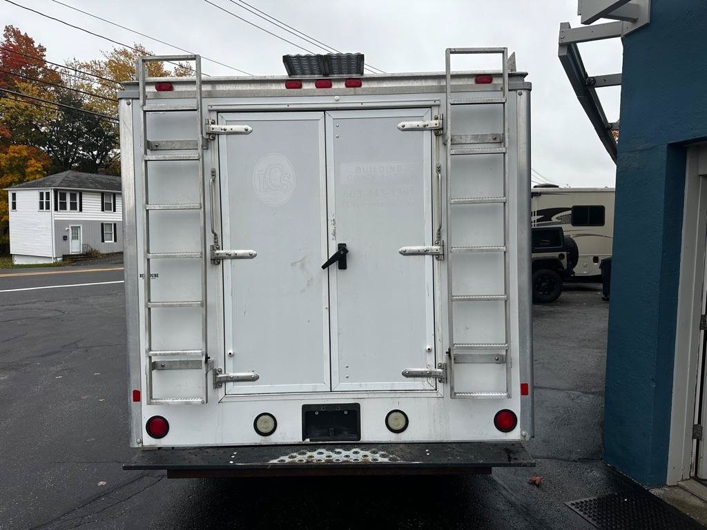 Used 2013 Ford E-350 and Econoline 350 Super Duty RWD image 3