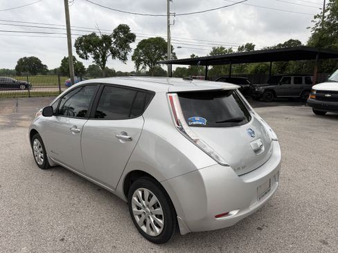 Used 2013 Nissan Leaf S w/ Charger Pkg FWD image 3
