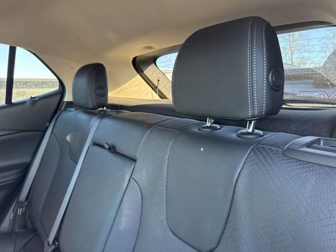 Used 2022 Buick Encore GX Essence w/ Experience Buick Package image 3