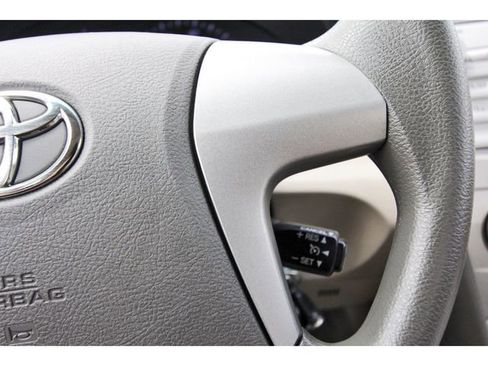 Used 2010 Toyota Camry image 19