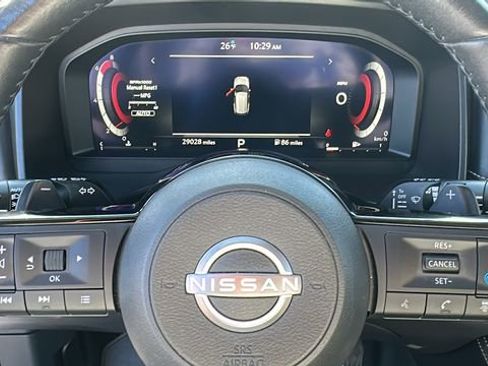 Used 2023 Nissan Rogue Platinum image 12