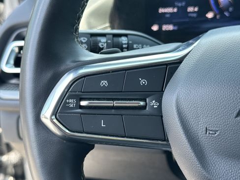 Used 2024 Chevrolet Traverse LT FWD image 26