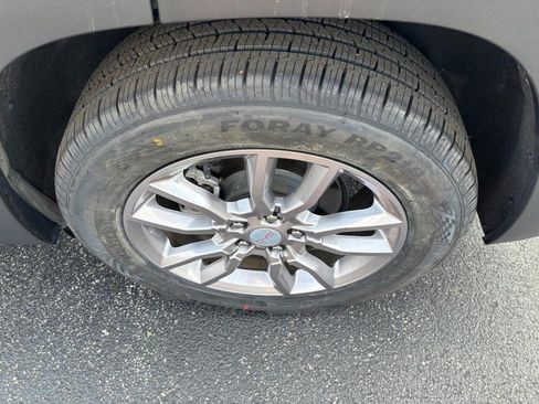 Used 2024 GMC Terrain SLT FWD image 8