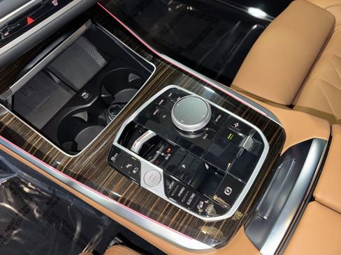 Certified 2025 BMW X5 xDrive50e w/ M Sport Package image 28