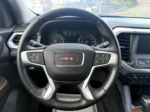 Used 2018 GMC Acadia SLE image 13