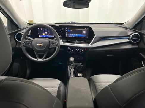 Used 2024 Chevrolet Trax LT image 9