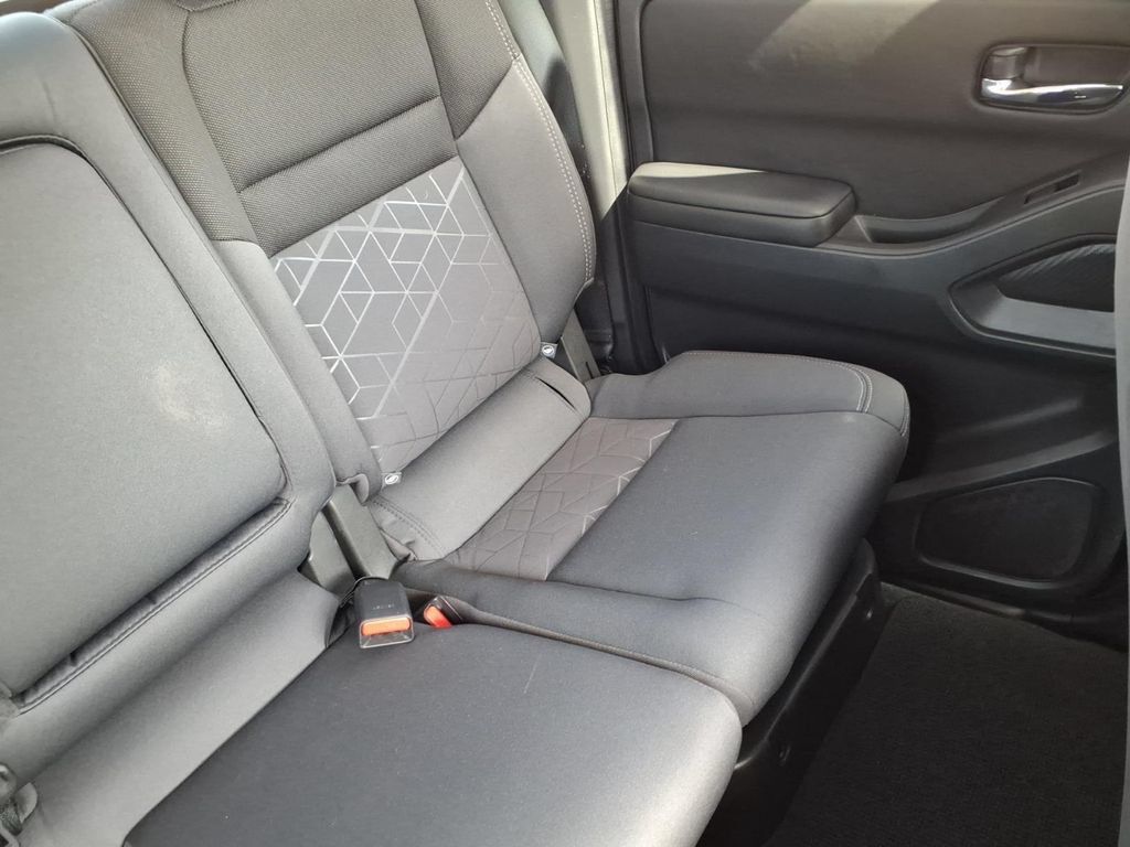 Used 2026 Nissan Frontier SV RWD image 18