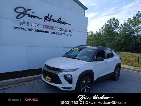 Certified 2023 Chevrolet TrailBlazer RS w/ Sun and Liftgate Package AWD/4WD image 2