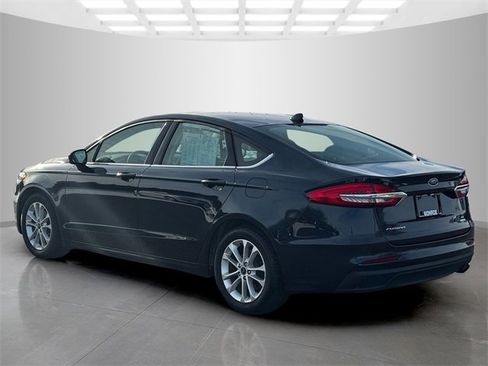 Used 2020 Ford Fusion SE image 5