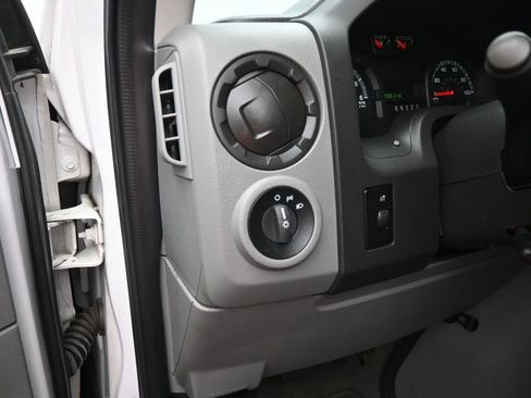Used 2012 Ford E-350 and Econoline 350 XLT image 19