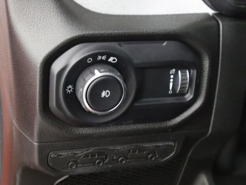 Used 2025 Jeep Wrangler Sport AWD/4WD image 22