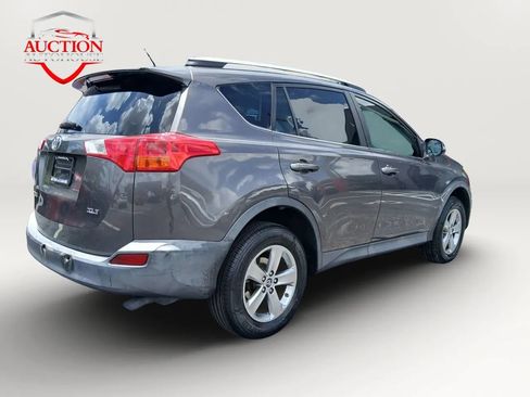 Used 2015 Toyota RAV4 XLE FWD image 5