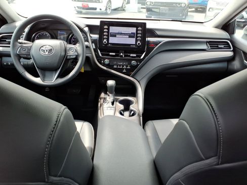Used 2024 Toyota Camry SE FWD image 12