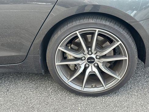 Used 2025 Genesis G70 2.5T image 19