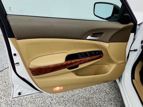 Used 2010 Honda Accord EX-L image 11