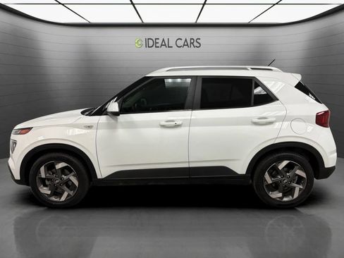 Used 2025 Hyundai Venue SEL FWD image 8