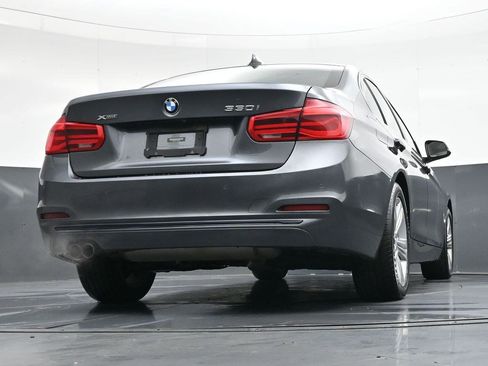 Used 2018 BMW 330i xDrive Sedan w/ Convenience Package AWD/4WD image 32
