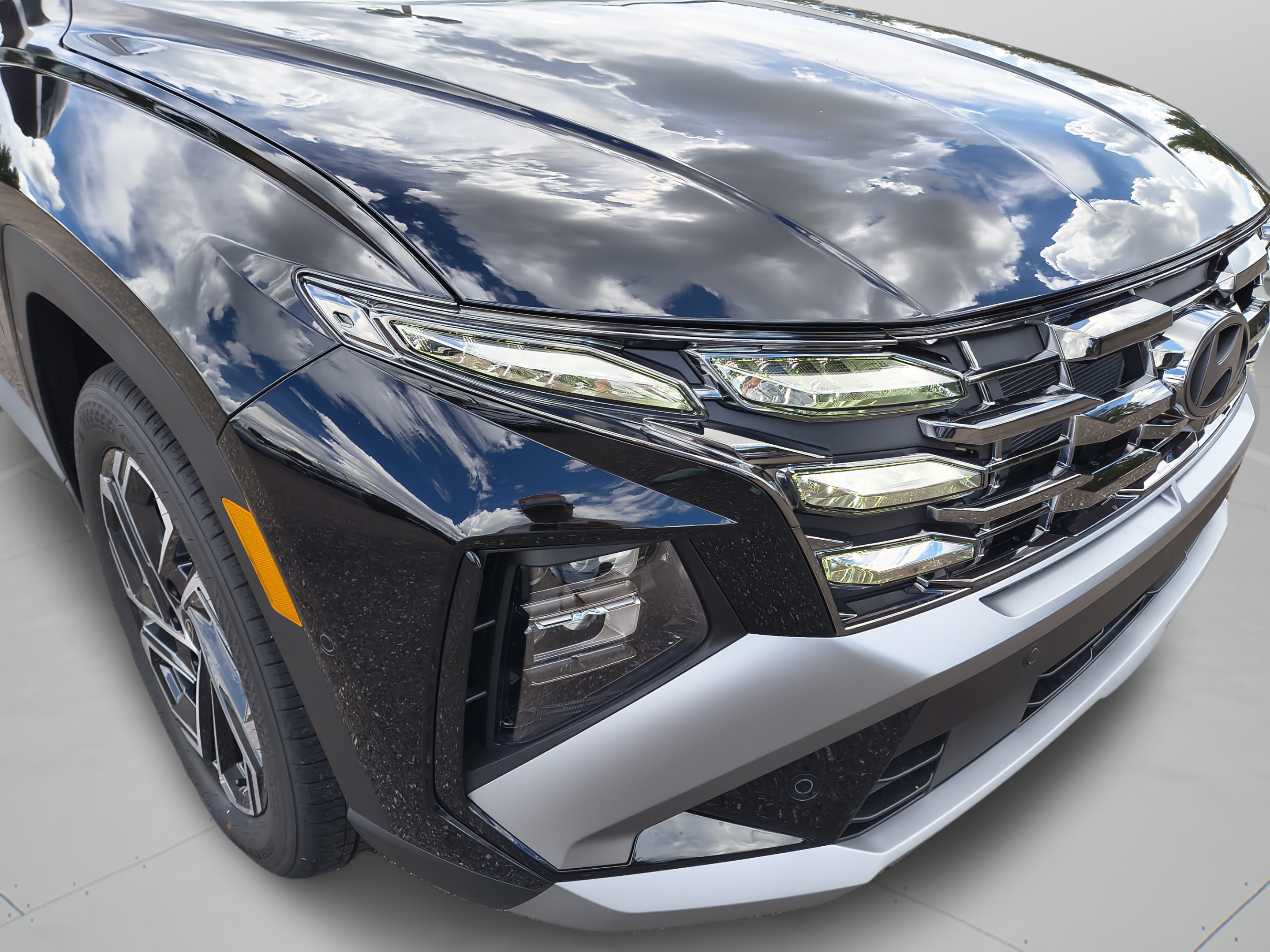 New 2026 Hyundai Tucson Limited FWD image 9