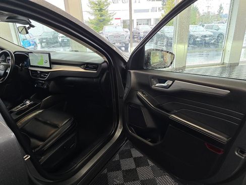 Used 2024 Ford Escape Platinum AWD/4WD image 41