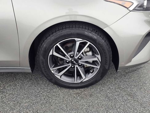 Used 2022 Kia Forte LXS FWD image 9