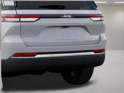 New 2026 Jeep Grand Cherokee Limited RWD image 13