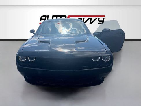 Used 2022 Dodge Challenger GT AWD/4WD image 2