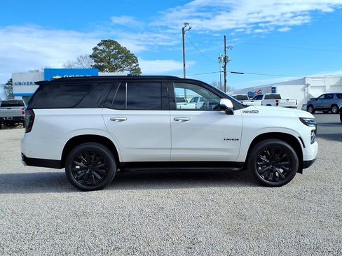 Used 2025 Chevrolet Tahoe High Country image 11